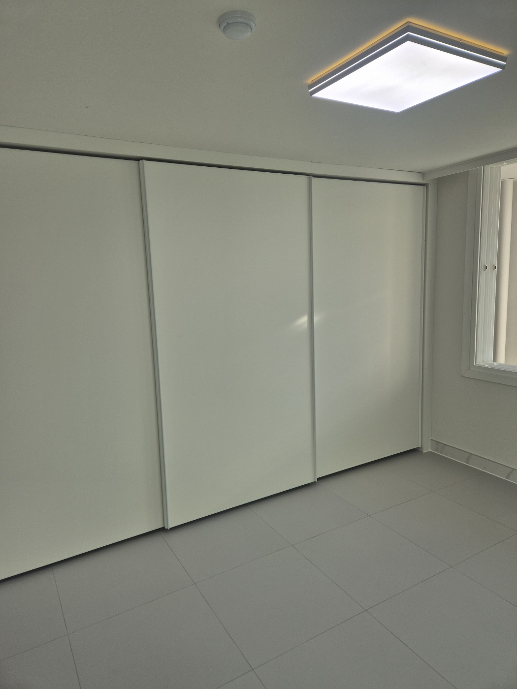 /user/s/smarttile/editor/2512/2cfd6461b0bdf6bc67e29b13bd45b040_1766812353_1525.jpg 이미지크게보기