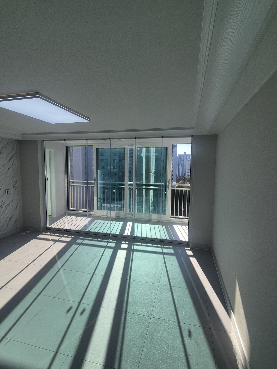 /user/s/smarttile/editor/2512/2cfd6461b0bdf6bc67e29b13bd45b040_1766812364_3204.jpg 이미지크게보기