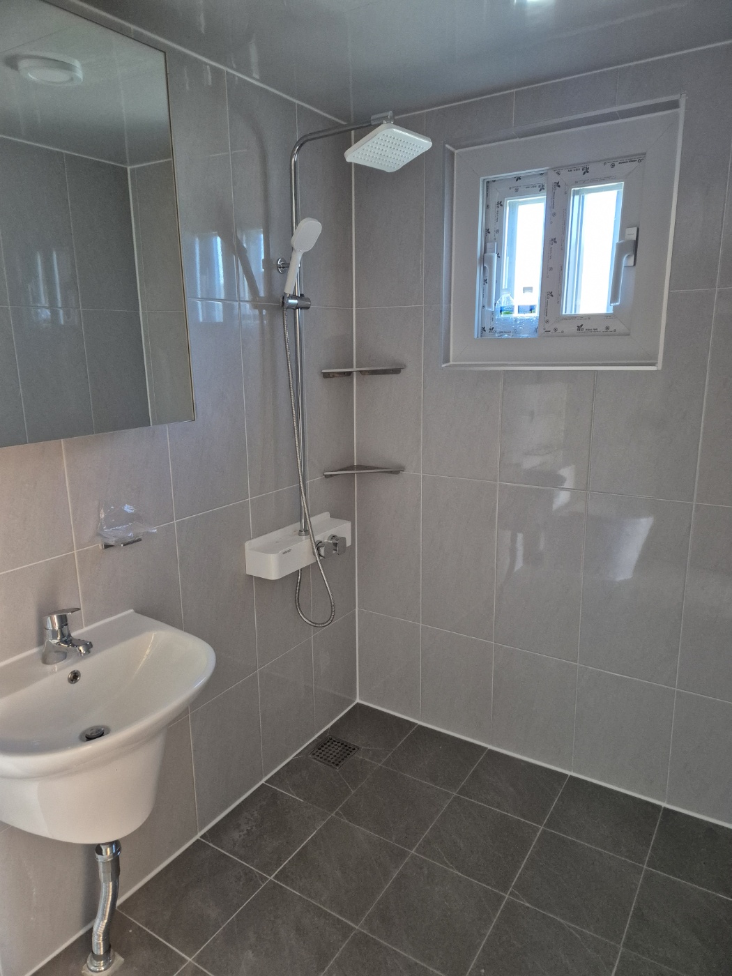 /user/s/smarttile/editor/2512/2cfd6461b0bdf6bc67e29b13bd45b040_1766812416_0662.jpg 이미지크게보기