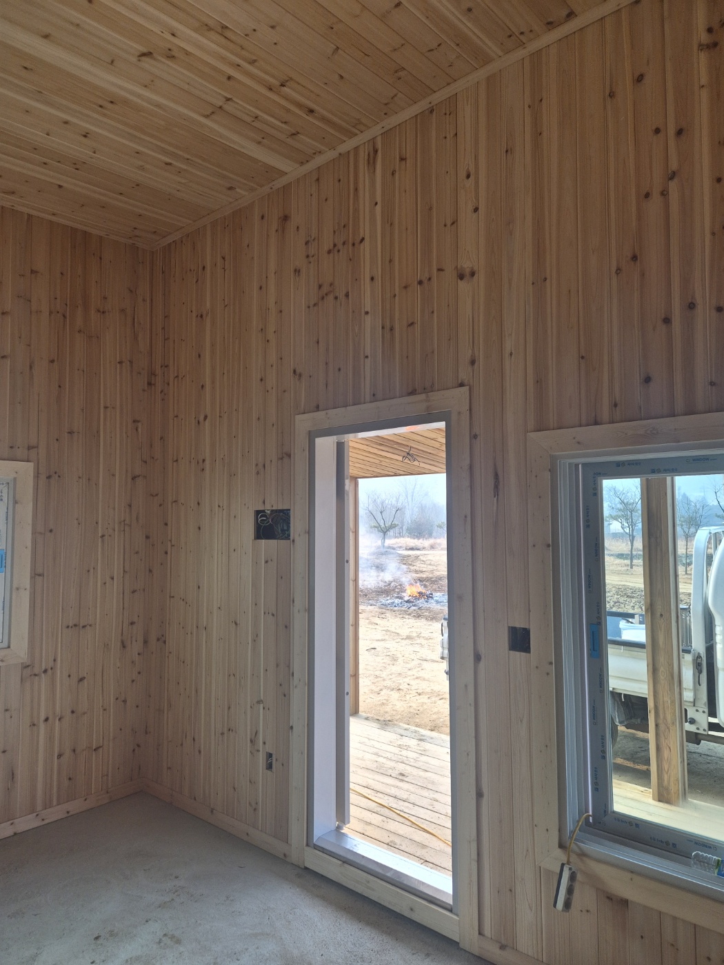 /user/s/smarttile/editor/2512/2cfd6461b0bdf6bc67e29b13bd45b040_1766812516_9301.jpg 이미지크게보기