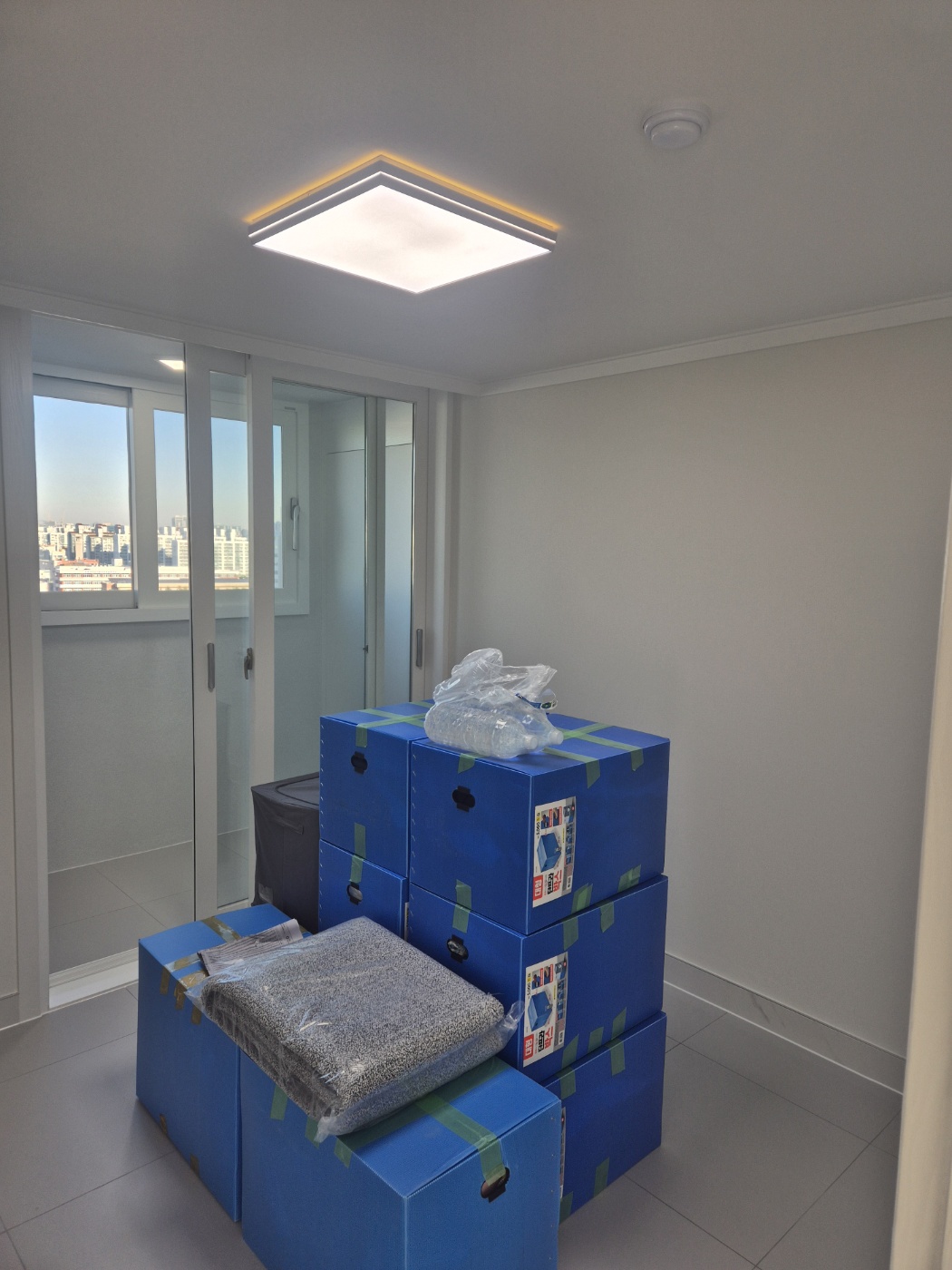 /user/s/smarttile/editor/2512/2cfd6461b0bdf6bc67e29b13bd45b040_1766812588_2225.jpg 이미지크게보기